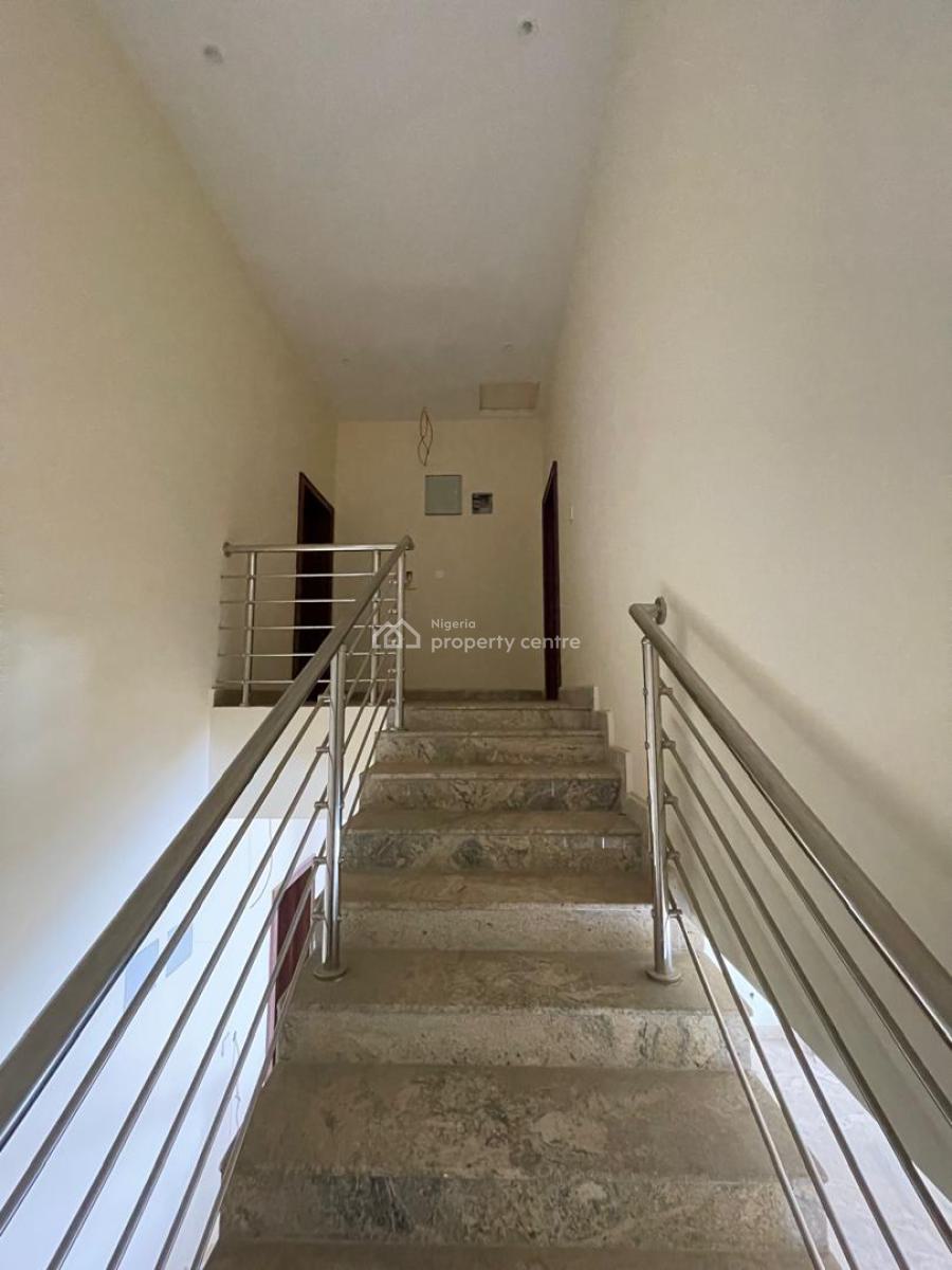 5-bedroom Semi-detached Duplex + B.q, Guzape District, Abuja, Semi-detached Duplex for Sale
