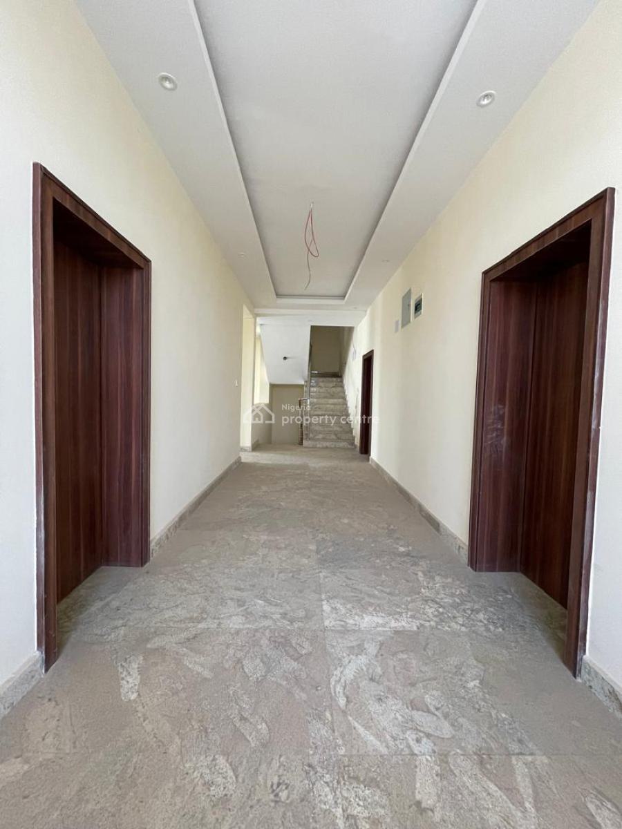 5-bedroom Semi-detached Duplex + B.q, Guzape District, Abuja, Semi-detached Duplex for Sale
