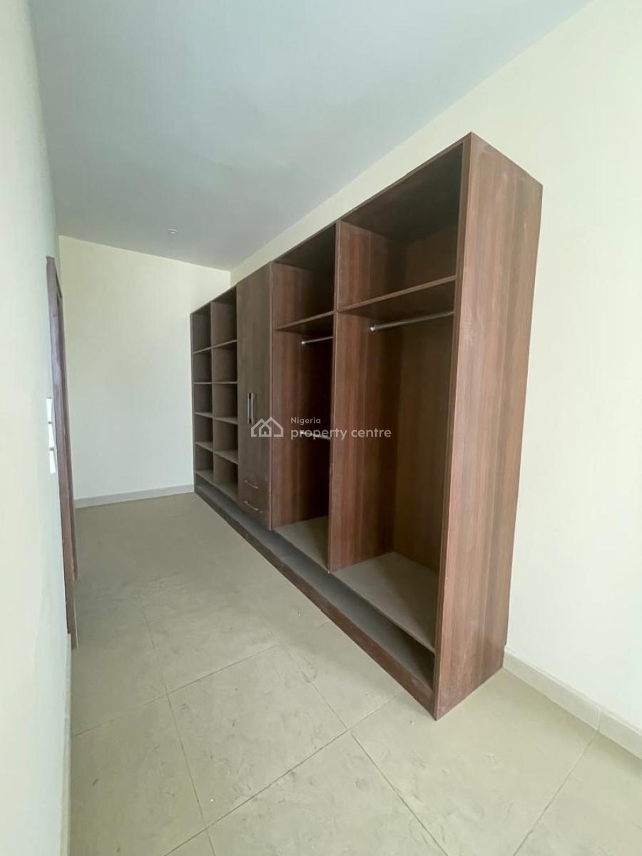 5-bedroom Semi-detached Duplex + B.q, Guzape District, Abuja, Semi-detached Duplex for Sale