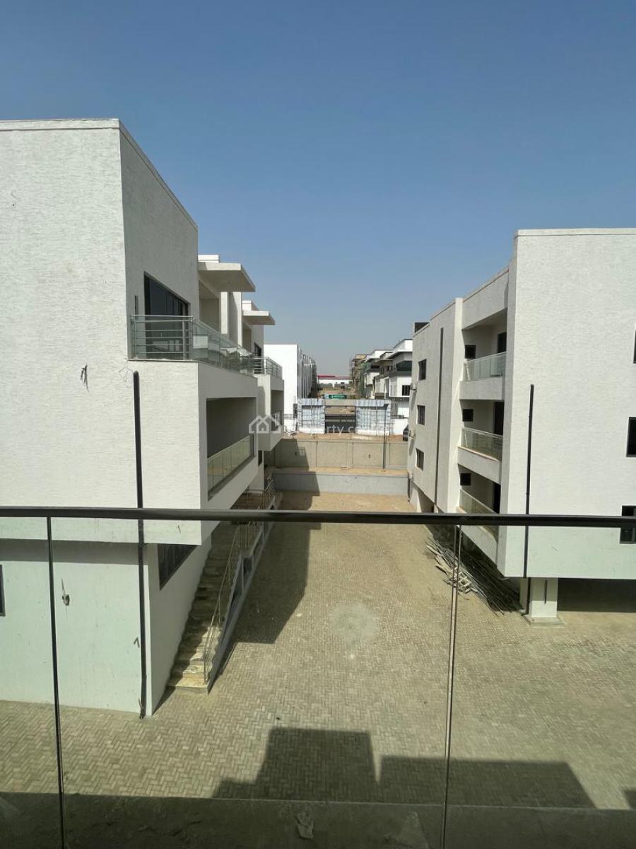 5-bedroom Semi-detached Duplex + B.q, Guzape District, Abuja, Semi-detached Duplex for Sale
