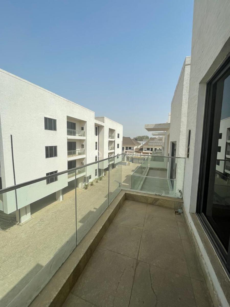 5-bedroom Semi-detached Duplex + B.q, Guzape District, Abuja, Semi-detached Duplex for Sale