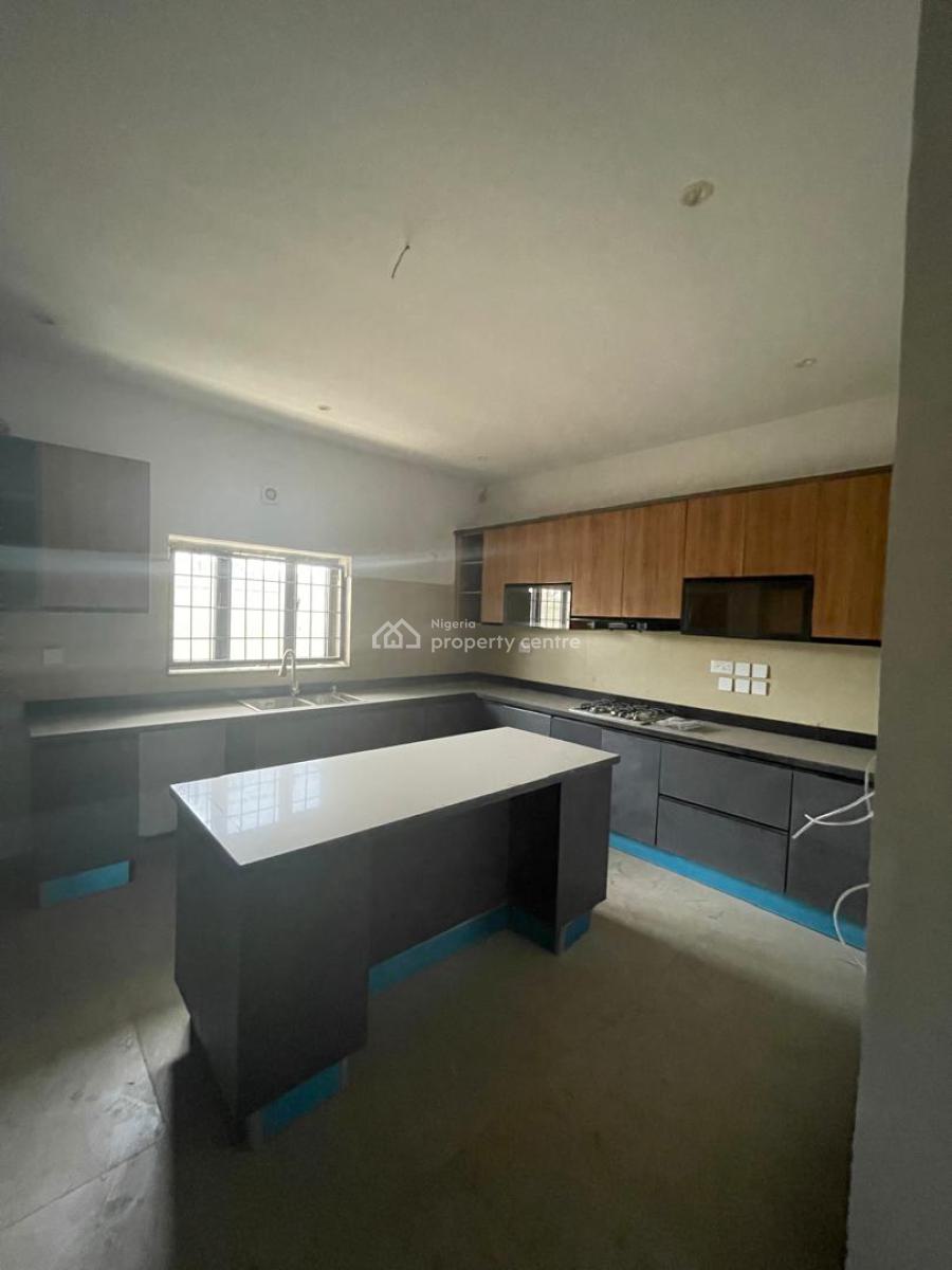 5-bedroom Semi-detached Duplex + B.q, Guzape District, Abuja, Semi-detached Duplex for Sale