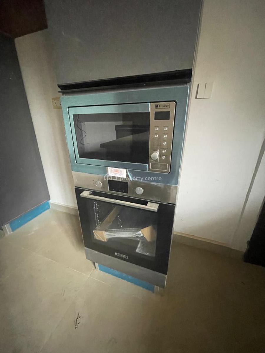 5-bedroom Semi-detached Duplex + B.q, Guzape District, Abuja, Semi-detached Duplex for Sale