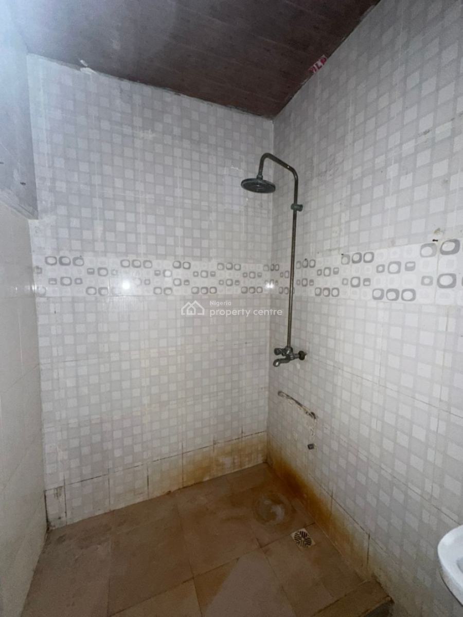 Very Spacious 2 Bedroom Apartment, Ogombo, Ajah, Lagos, Flat / Apartment for Rent