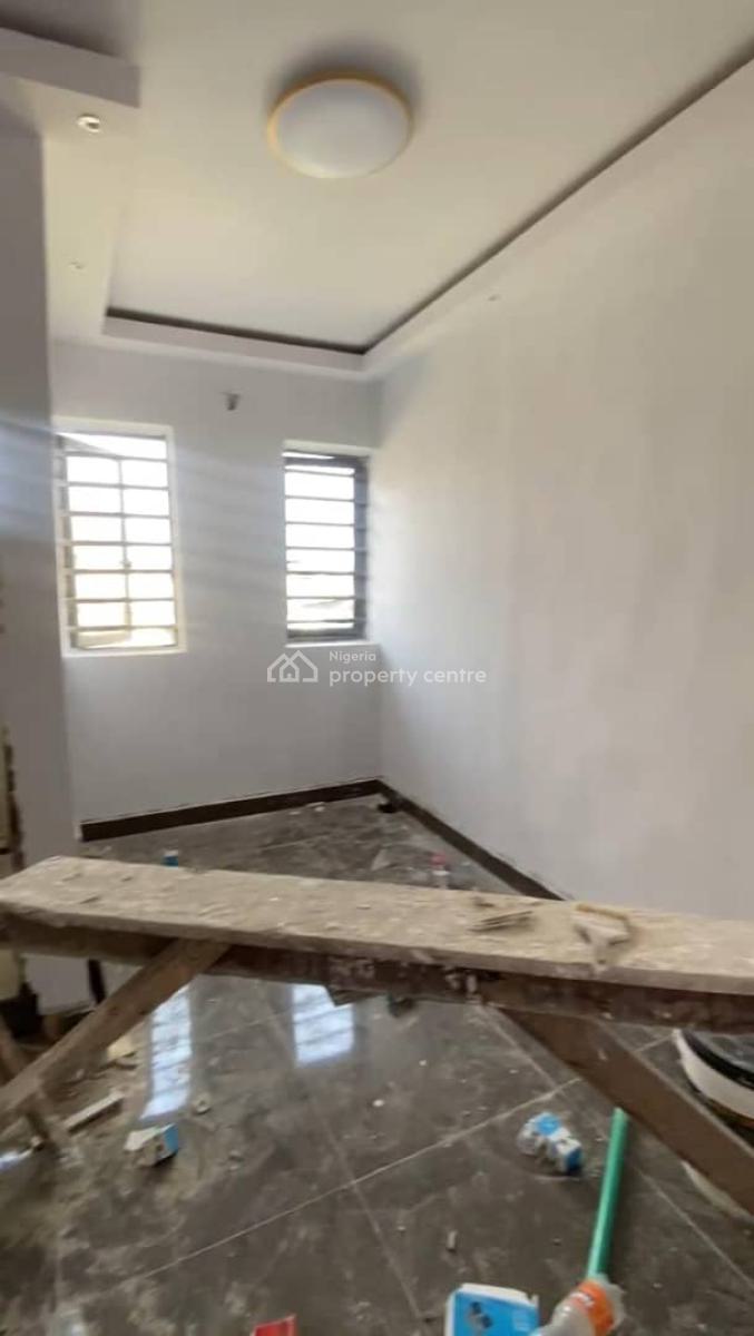 Lovely 3 Bedroom Flat, Off Rosanwo Via Adekunle, Aguda, Surulere, Lagos, Flat / Apartment for Rent