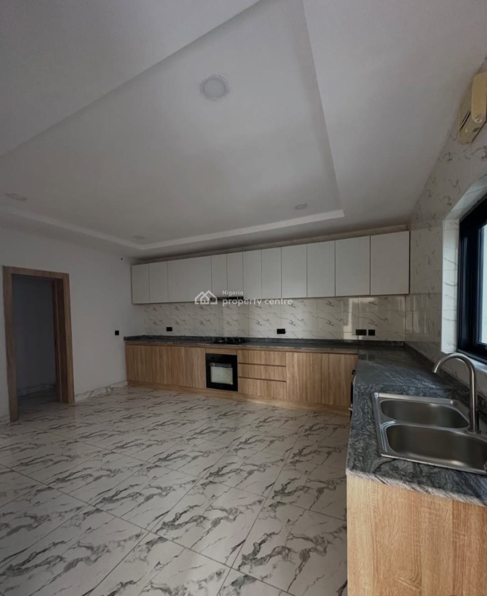 Serviced with 24/7 Power Supply 3 Bedroom En-suite Penthouse Apartment, Lekki Phase 1, Lekki, Lagos, Flat / Apartment for Rent