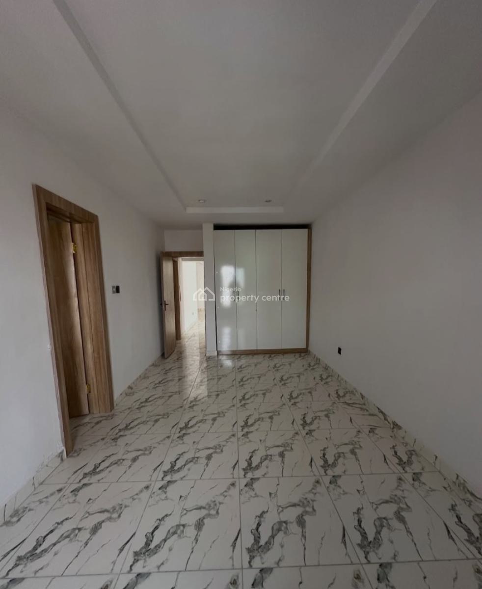 Serviced with 24/7 Power Supply 3 Bedroom En-suite Penthouse Apartment, Lekki Phase 1, Lekki, Lagos, Flat / Apartment for Rent