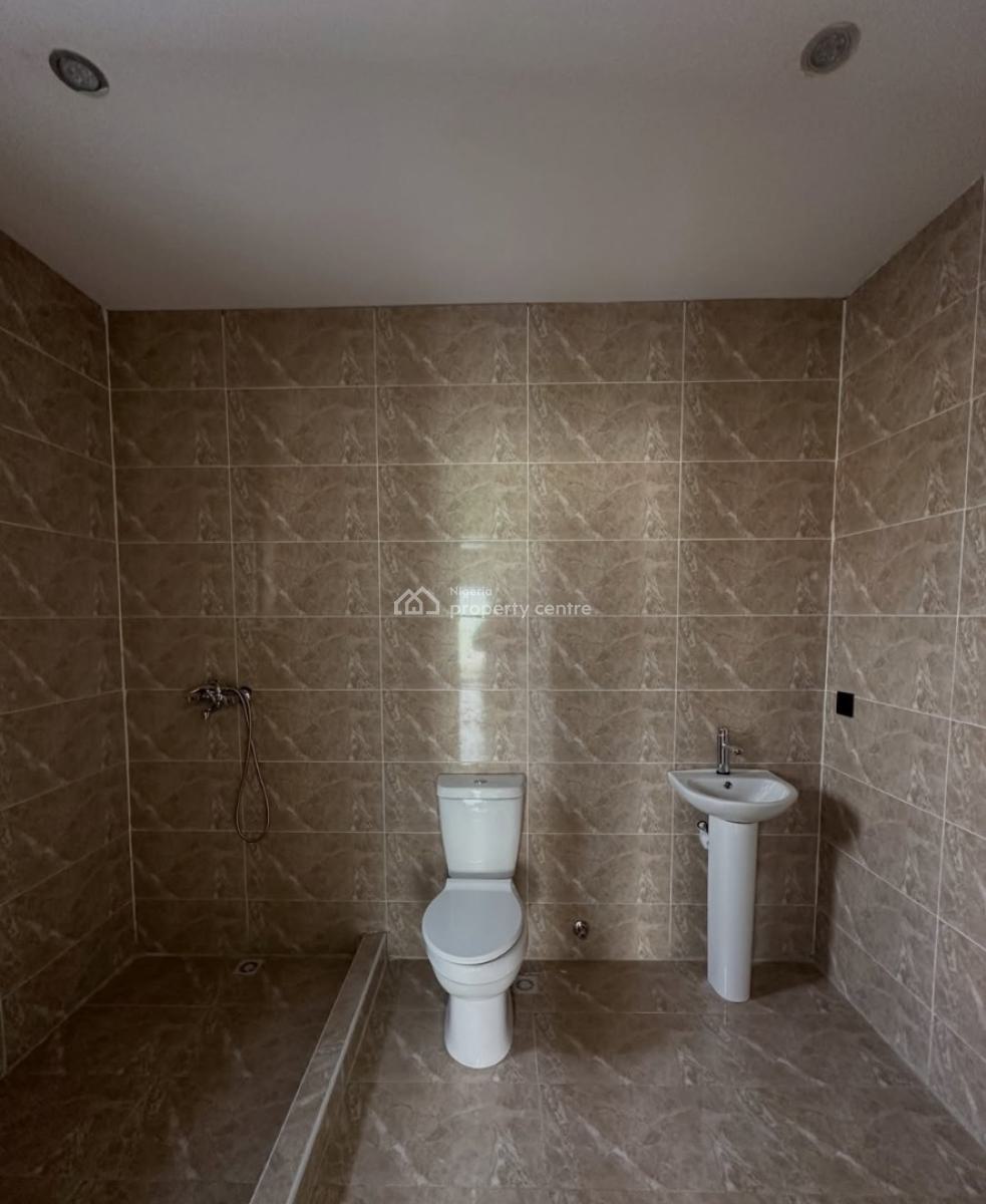 Serviced with 24/7 Power Supply 3 Bedroom En-suite Penthouse Apartment, Lekki Phase 1, Lekki, Lagos, Flat / Apartment for Rent