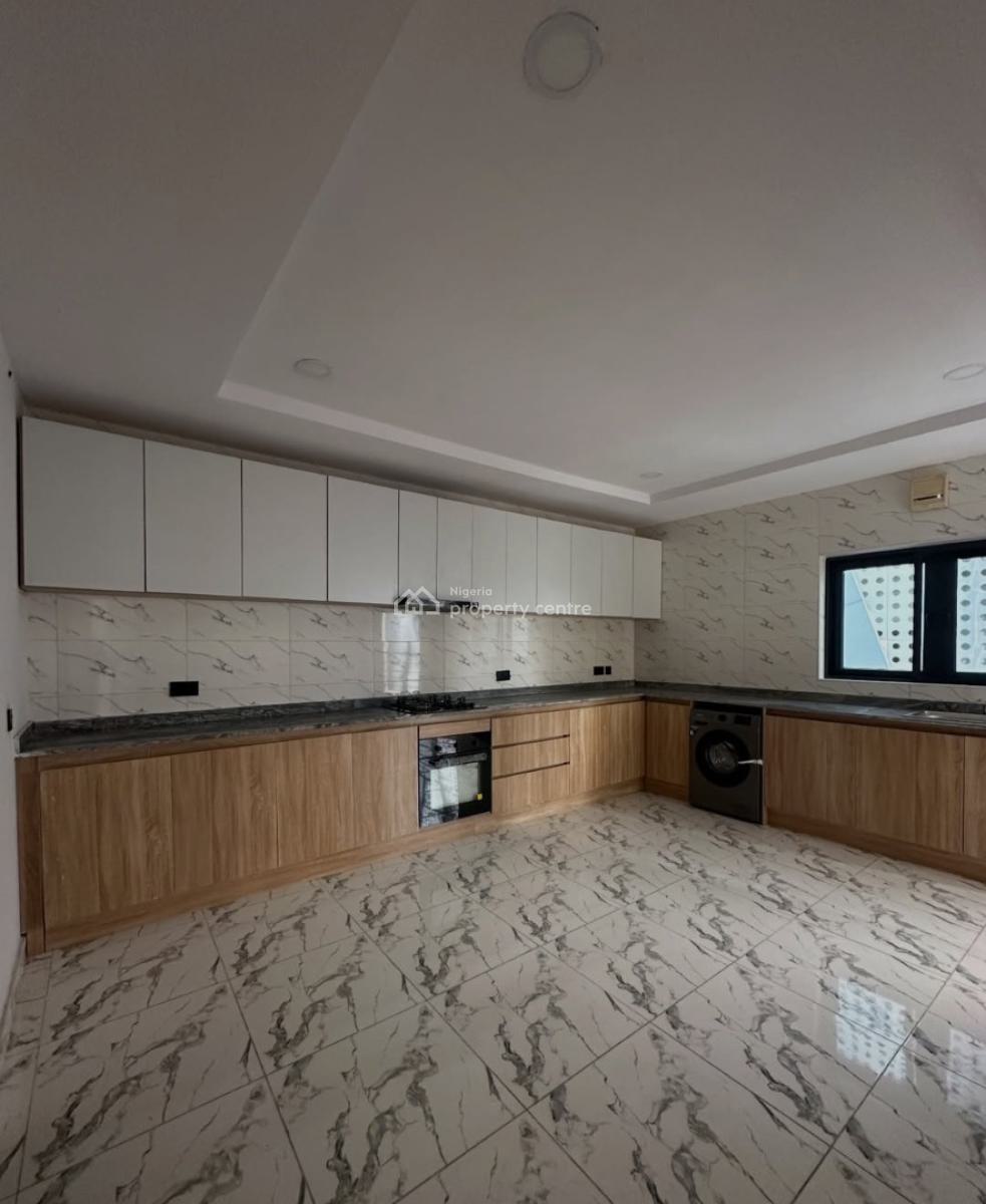 Serviced with 24/7 Power Supply 3 Bedroom En-suite Penthouse Apartment, Lekki Phase 1, Lekki, Lagos, Flat / Apartment for Rent