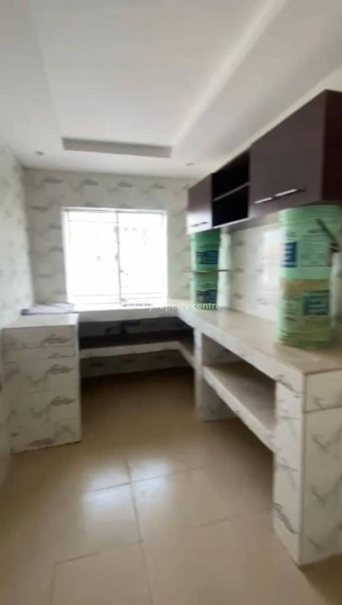 Lovely 3bedroom Flat, Kilo, Surulere, Lagos, Flat / Apartment for Rent