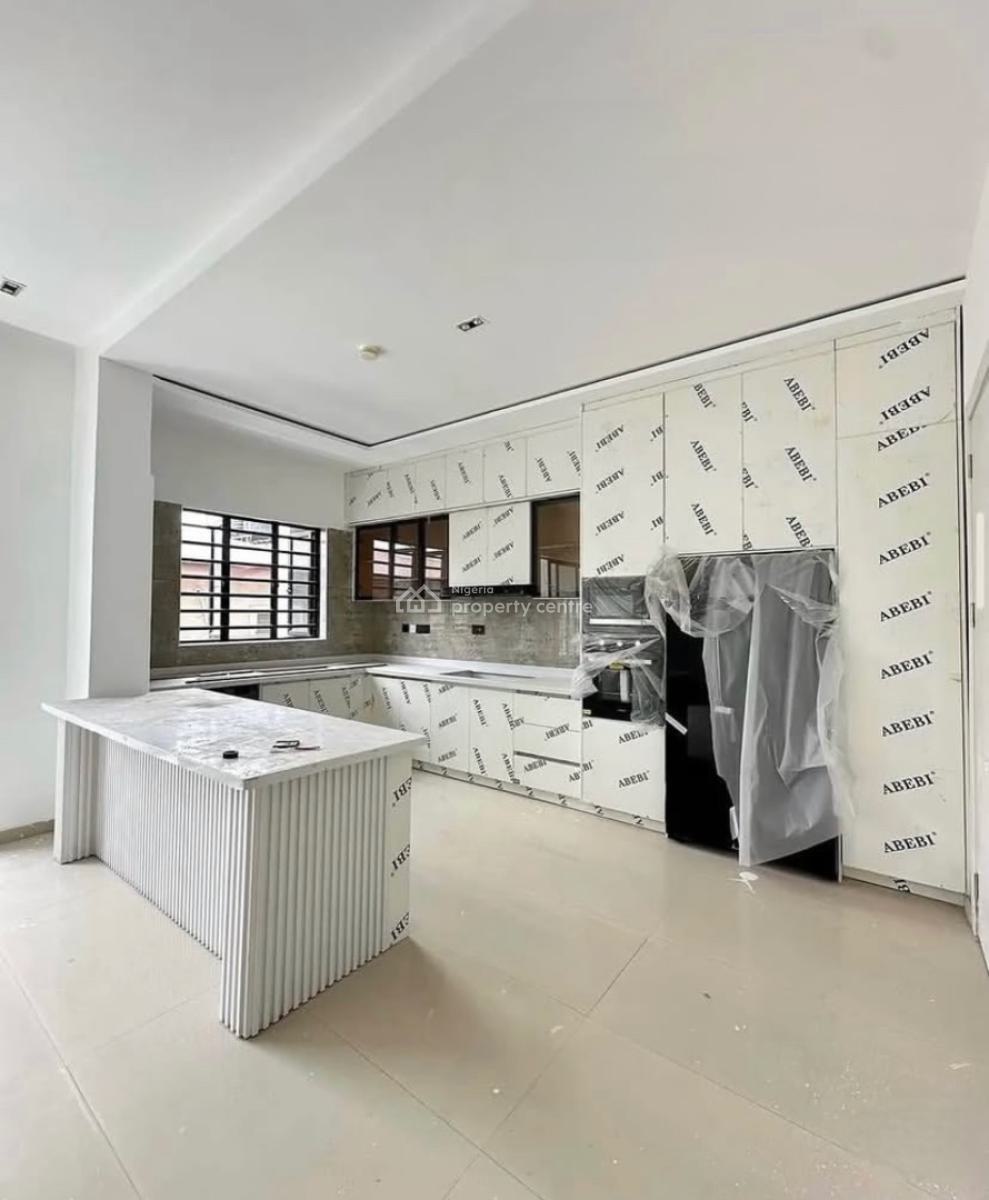 Beautiful 2 Bedroom Apartment with Swimming Pool, Lekki Phase 1, Lekki, Lagos, Flat / Apartment for Rent