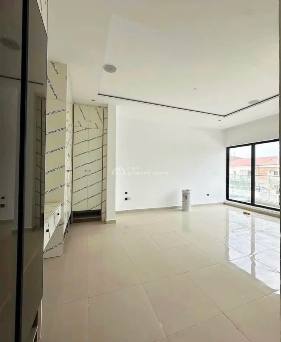 Beautiful 2 Bedroom Apartment with Swimming Pool, Lekki Phase 1, Lekki, Lagos, Flat / Apartment for Rent