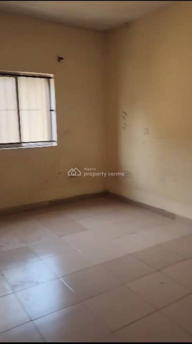 Lovely 3 Bedroom Flat, Oludele Fakunle Street, By Jonsland Estate, Ifako, Gbagada, Lagos, Flat / Apartment for Rent