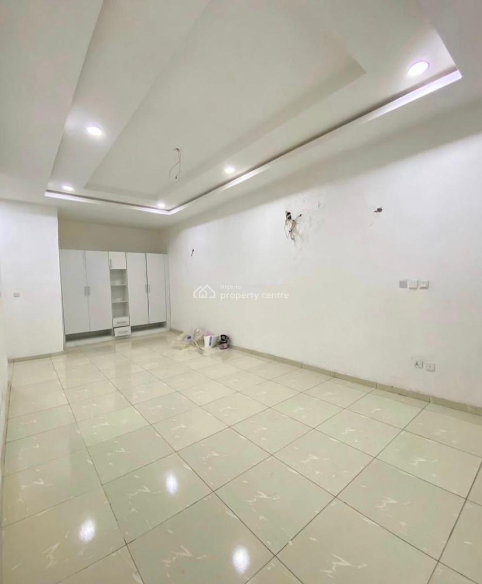 Spacious 4 Bedroom Terraced Duplex, Lekki, Lagos, Flat / Apartment for Rent