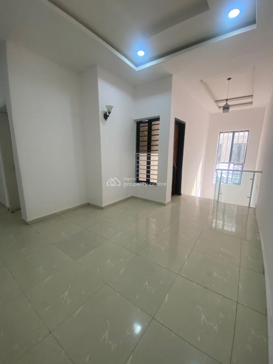 Spacious 4 Bedroom Terraced Duplex, Lekki, Lagos, Flat / Apartment for Rent