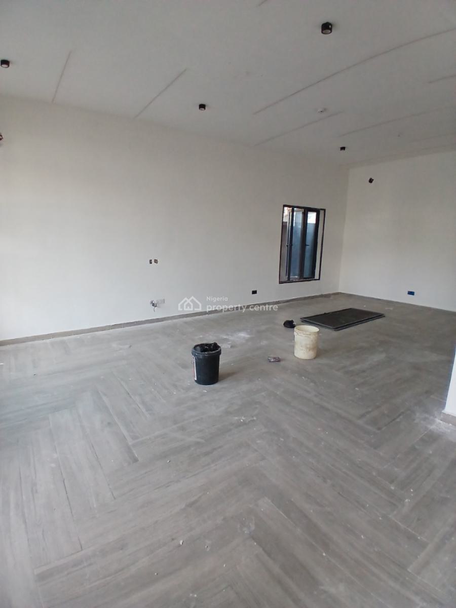 Serviced with 24/7 Power Supply 4 Bedroom En-suite Maisonette with an, Lekki Phase 1, Lekki, Lagos, House for Sale