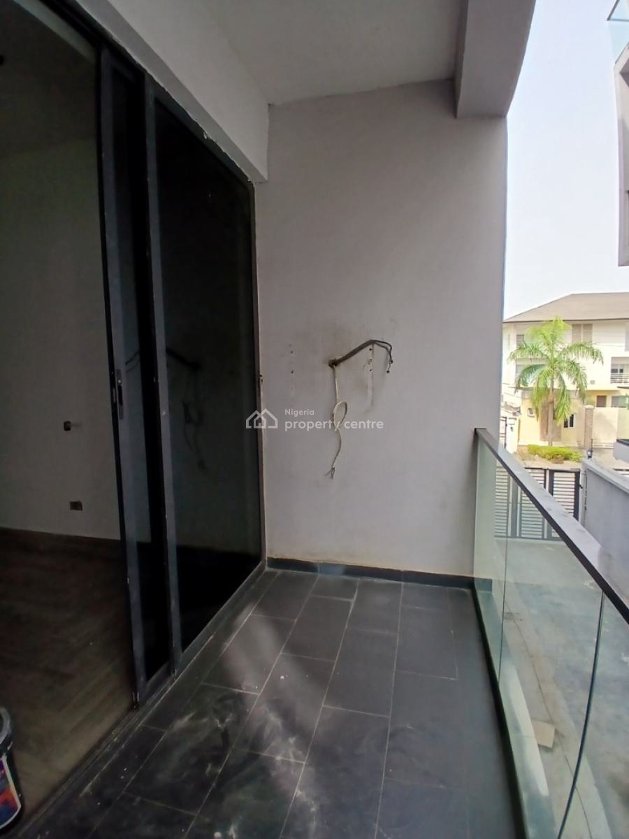 Serviced with 24/7 Power Supply 4 Bedroom En-suite Maisonette with an, Lekki Phase 1, Lekki, Lagos, House for Sale