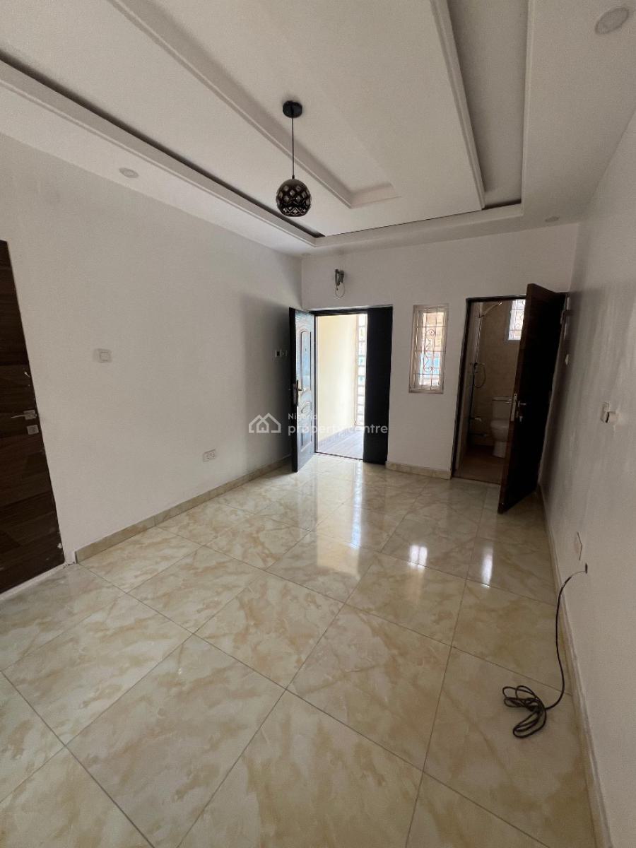 Standard N Massive Parlour Space in a Duplex Shared Apt, Mobile Road Ajah Ilaje, Ilaje, Ajah, Lagos, Self Contain (single Rooms) for Rent