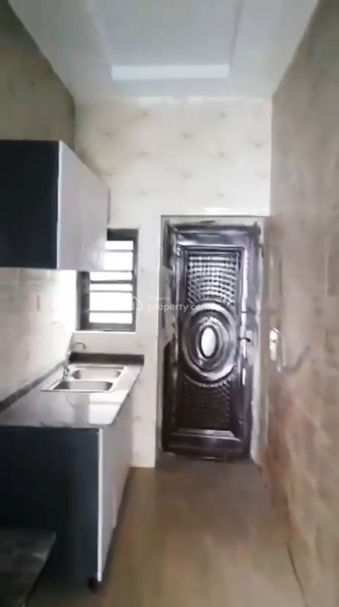 Spacious 2 Bedroom Apartment, Ogidan By Landwey Building, Sangotedo, Ajah, Lagos, Flat / Apartment for Rent