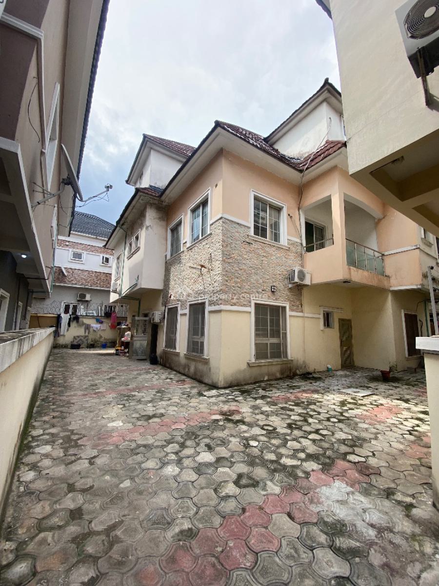 Full Building 12bedroom, Chevron Lekki, Lekki, Lagos, Detached Duplex for Sale