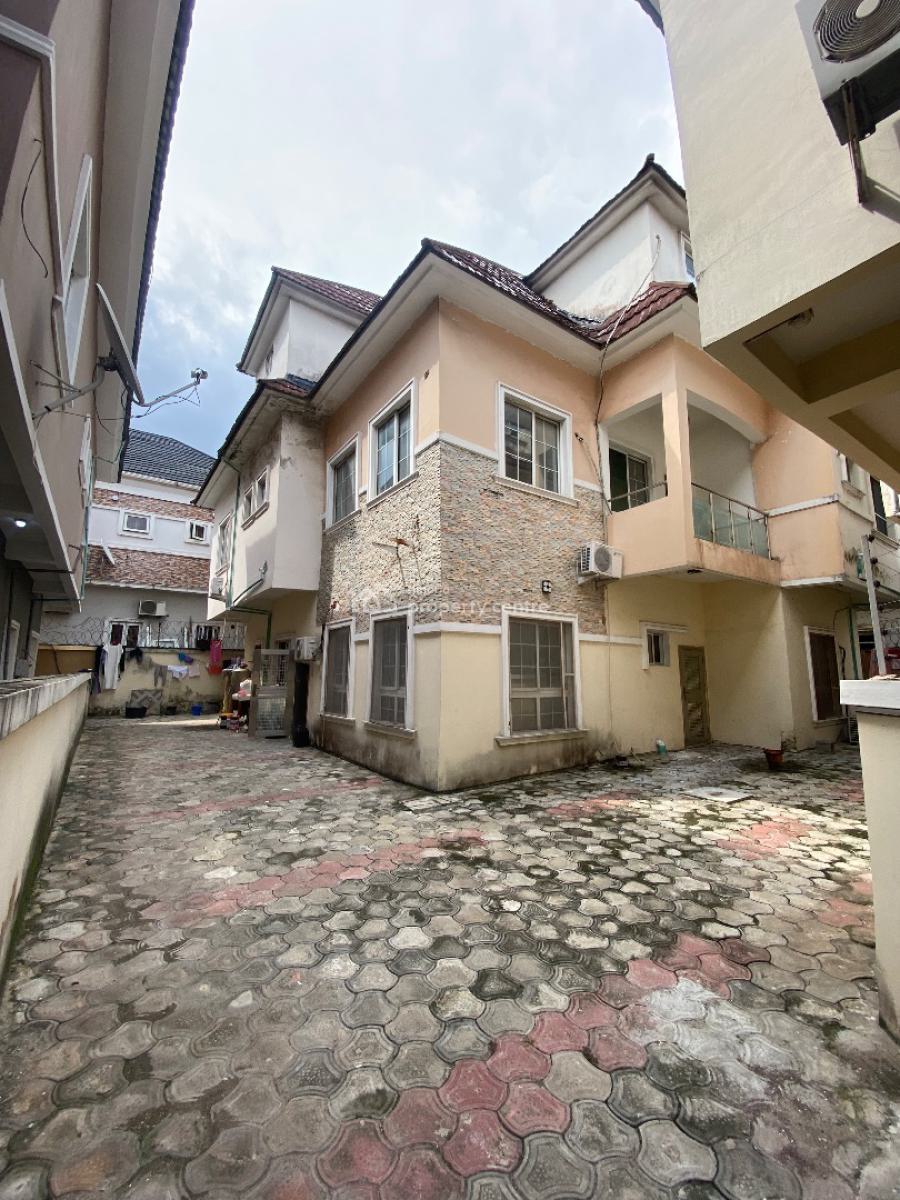 Full Building 12bedroom, Chevron Lekki, Lekki, Lagos, Detached Duplex for Sale