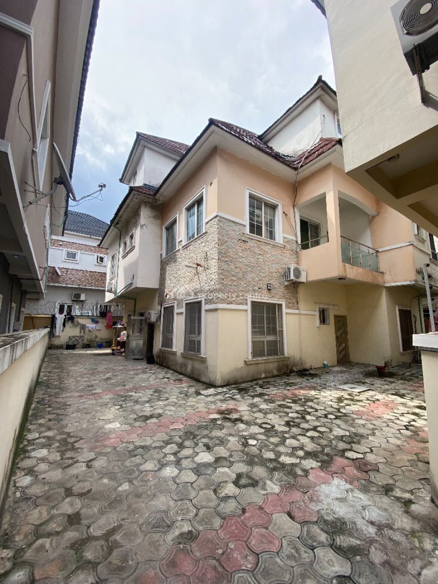 Full Building 12bedroom, Chevron Lekki, Lekki, Lagos, Detached Duplex for Sale