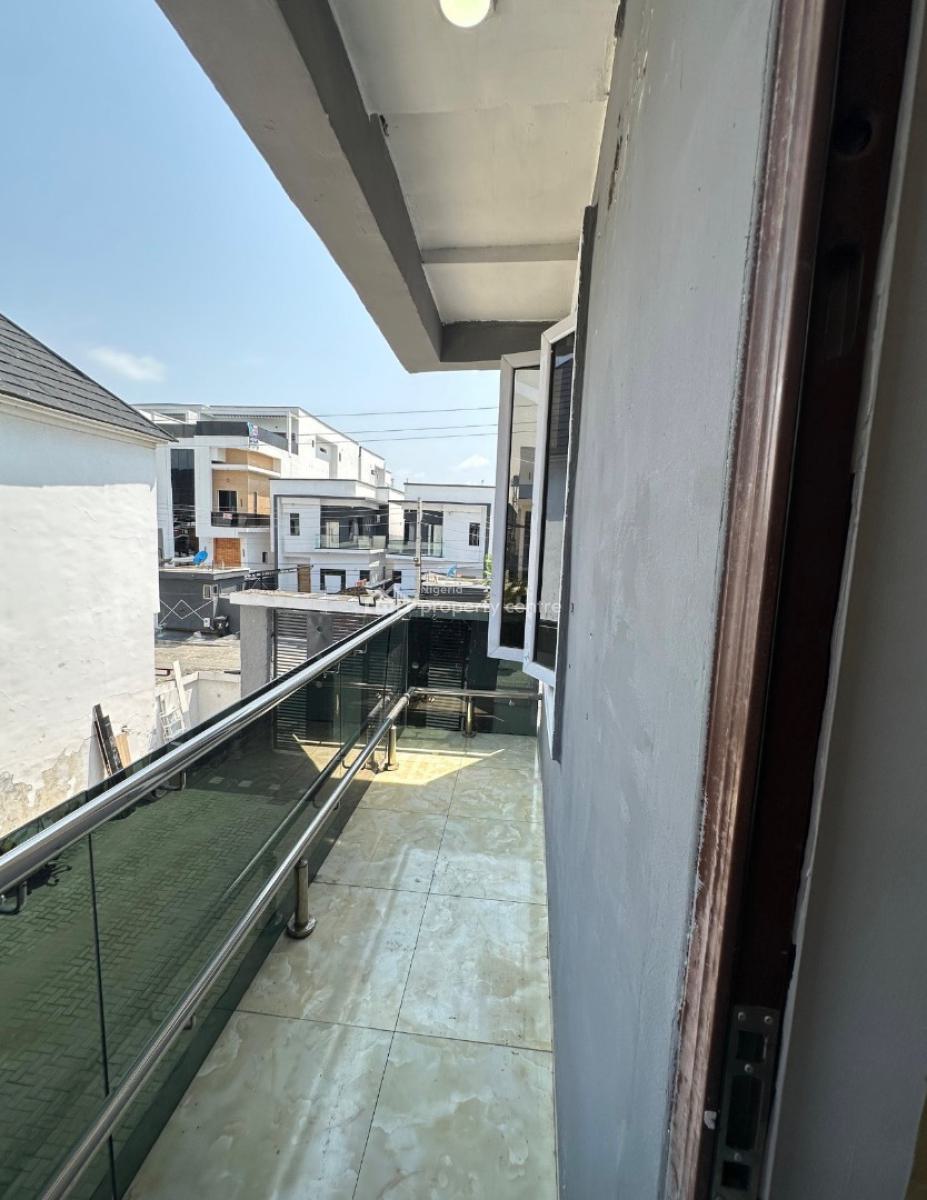 Masters En-suite Bedroom with Private Balcony, Royal Pine Gate Orchid Road, Lekki, Lagos, Flat / Apartment for Rent