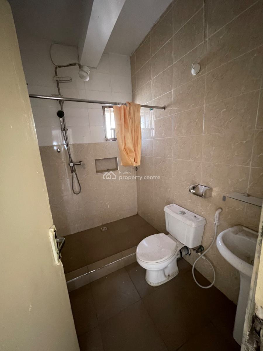 Well Renovated 3-bedroom Flat on The First Floor, Wuse 2, Abuja, Flat / Apartment for Rent