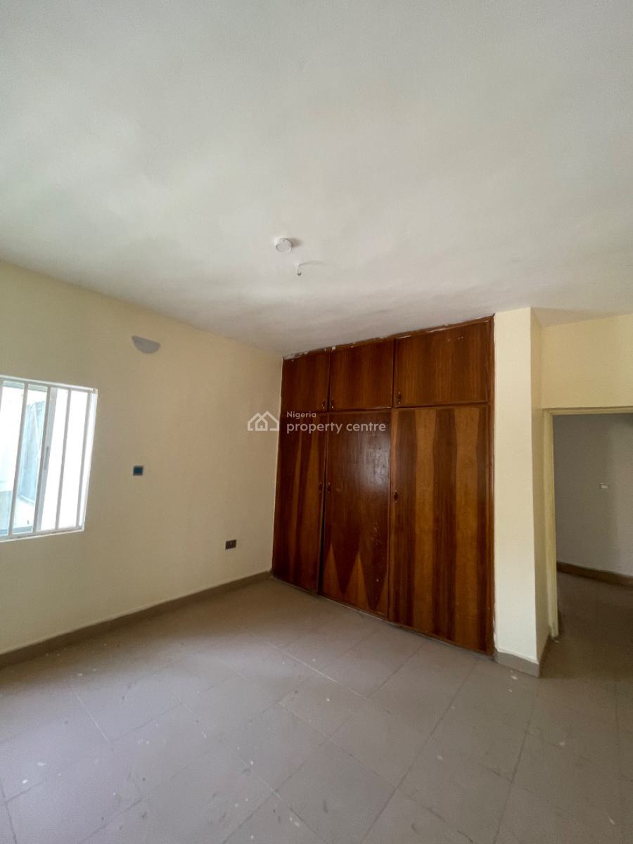 Well Renovated 3-bedroom Flat on The First Floor, Wuse 2, Abuja, Flat / Apartment for Rent