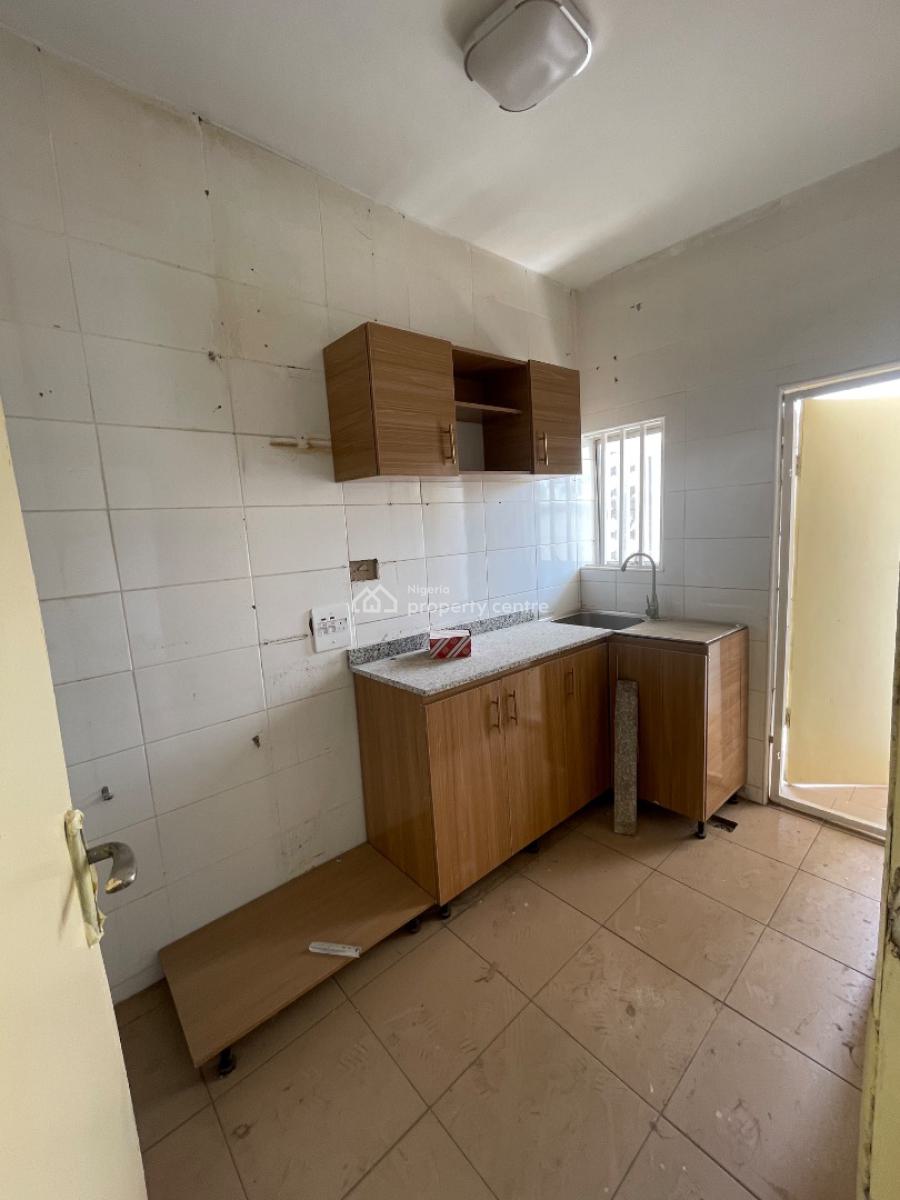 Well Renovated 3-bedroom Flat on The First Floor, Wuse 2, Abuja, Flat / Apartment for Rent