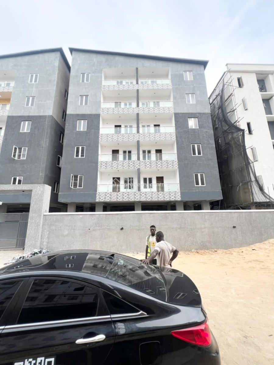 Lovely Spacious 2 Bedroom Apartment, Lekki Phase 1, Lekki, Lagos, Flat / Apartment for Sale
