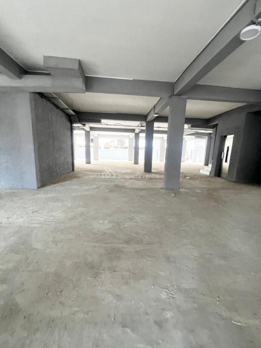 Lovely Spacious 2 Bedroom Apartment, Lekki Phase 1, Lekki, Lagos, Flat / Apartment for Sale