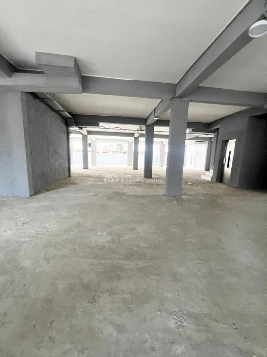Lovely Spacious 2 Bedroom Apartment, Lekki Phase 1, Lekki, Lagos, Flat / Apartment for Sale