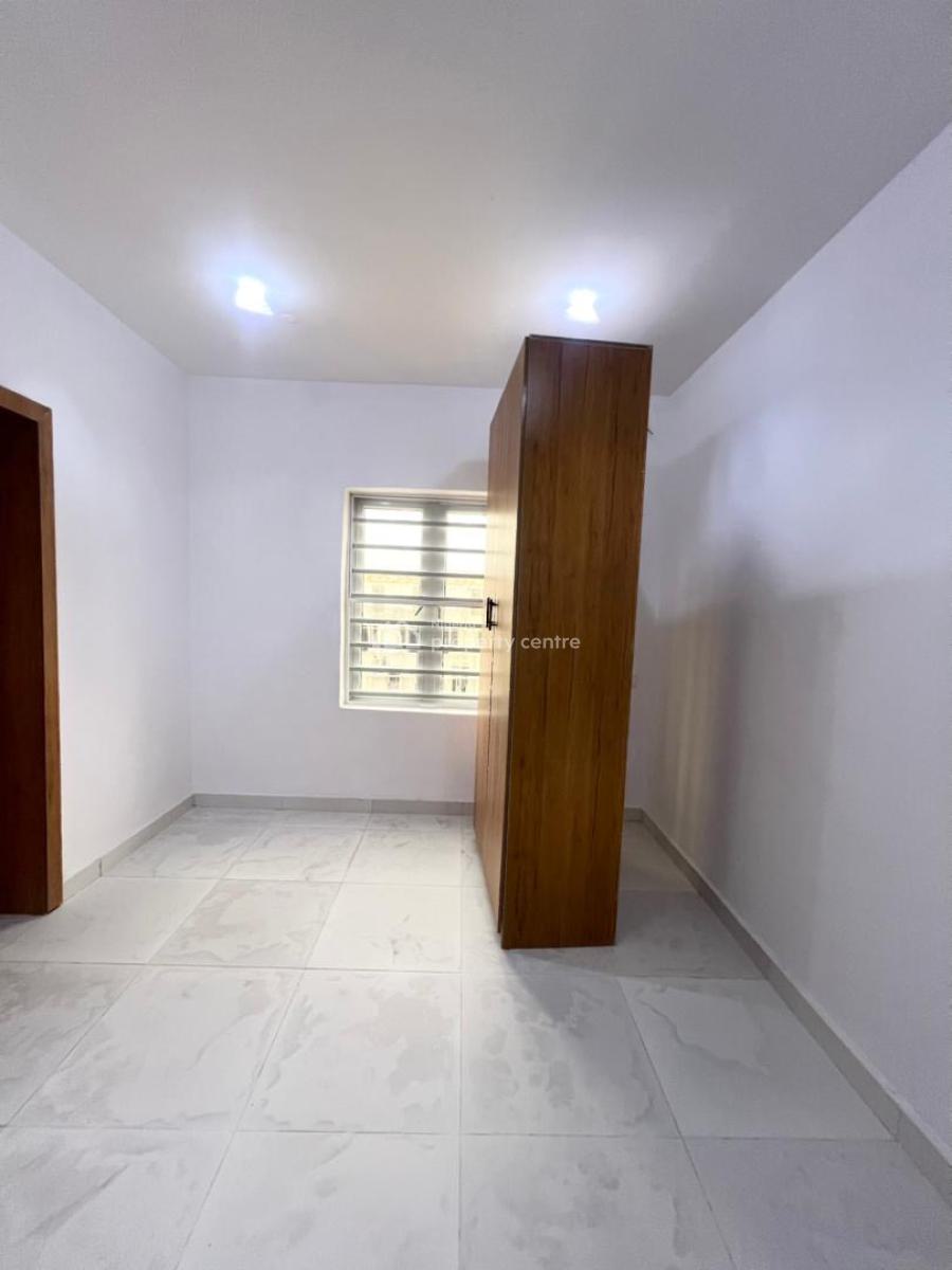 Lovely Spacious 2 Bedroom Apartment, Lekki Phase 1, Lekki, Lagos, Flat / Apartment for Sale