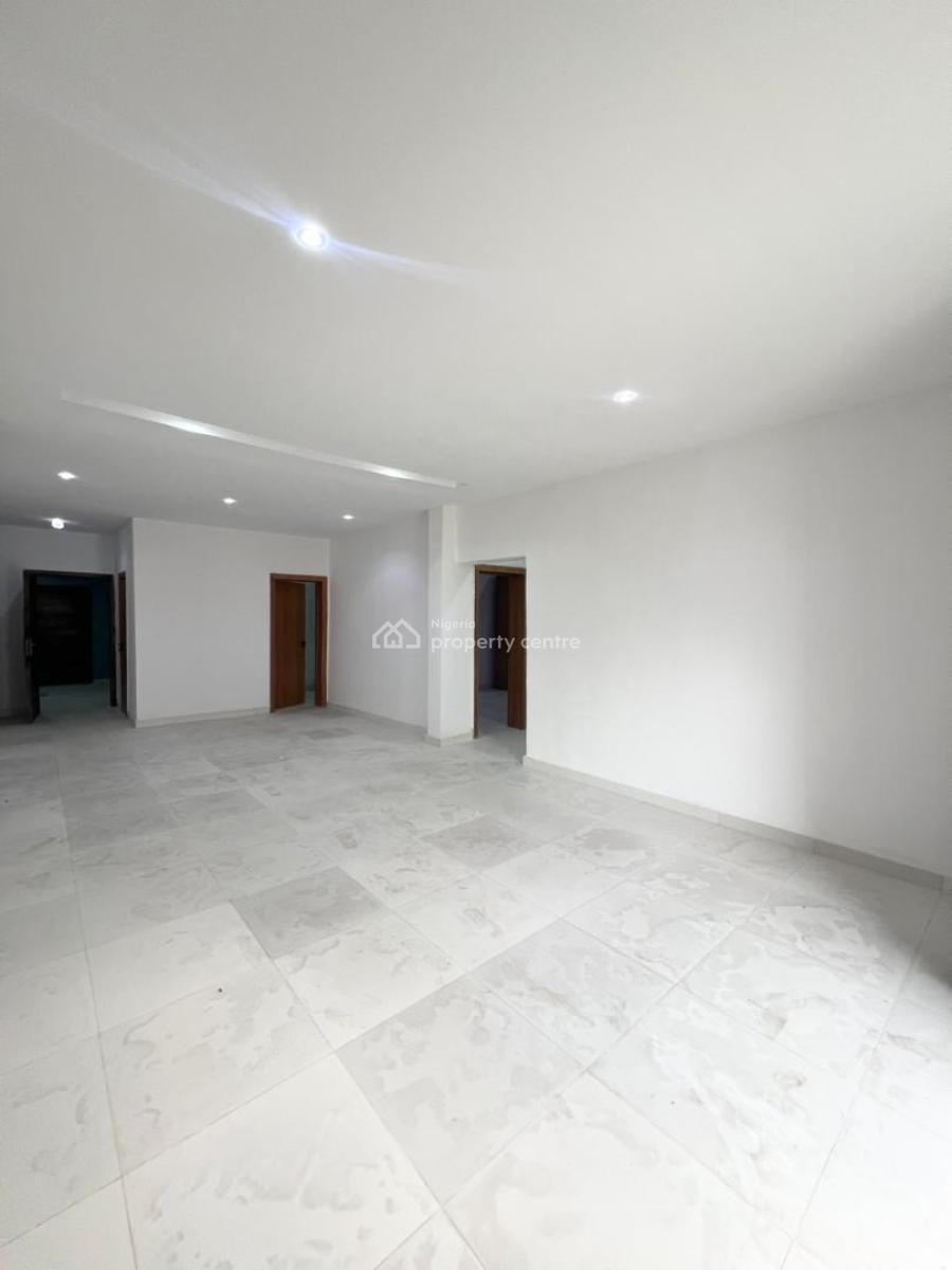 Lovely Spacious 2 Bedroom Apartment, Lekki Phase 1, Lekki, Lagos, Flat / Apartment for Sale