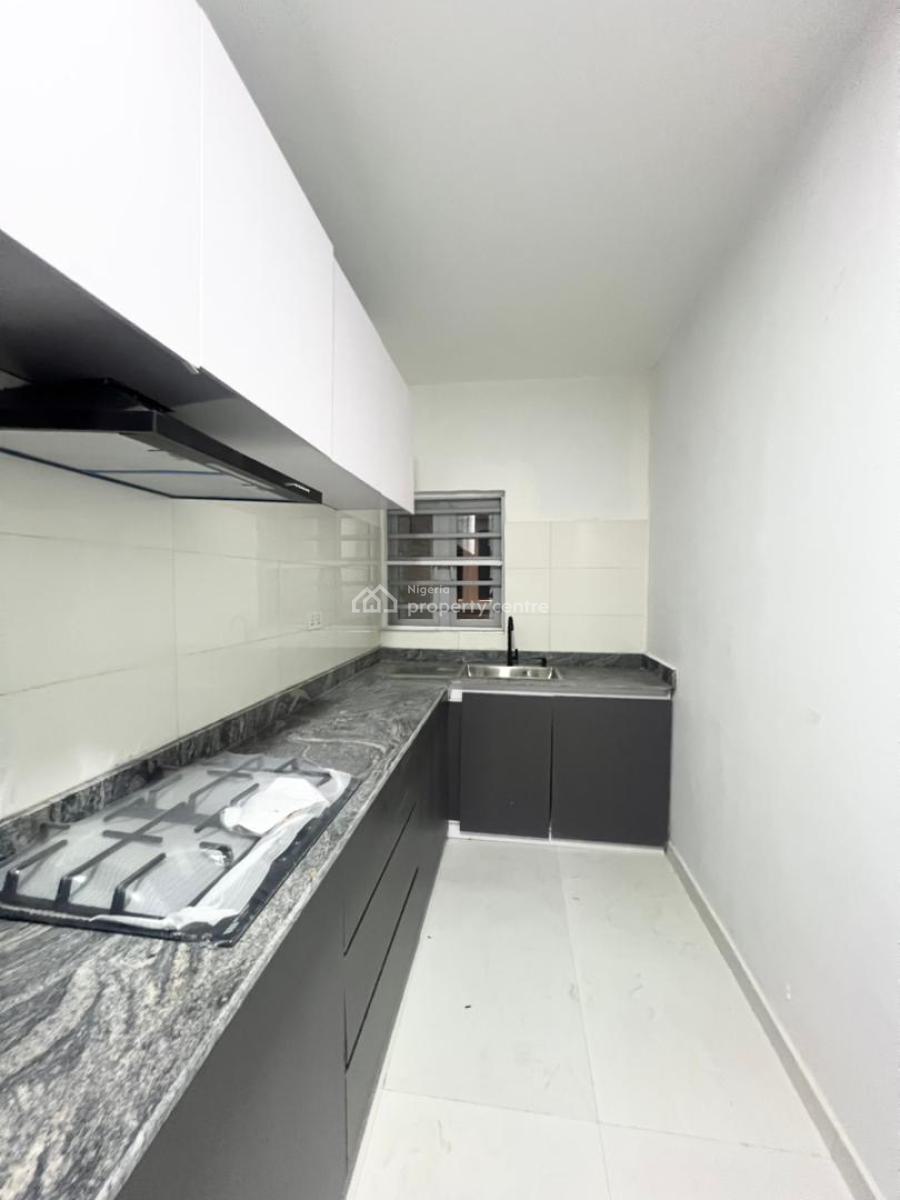 Lovely Spacious 2 Bedroom Apartment, Lekki Phase 1, Lekki, Lagos, Flat / Apartment for Sale