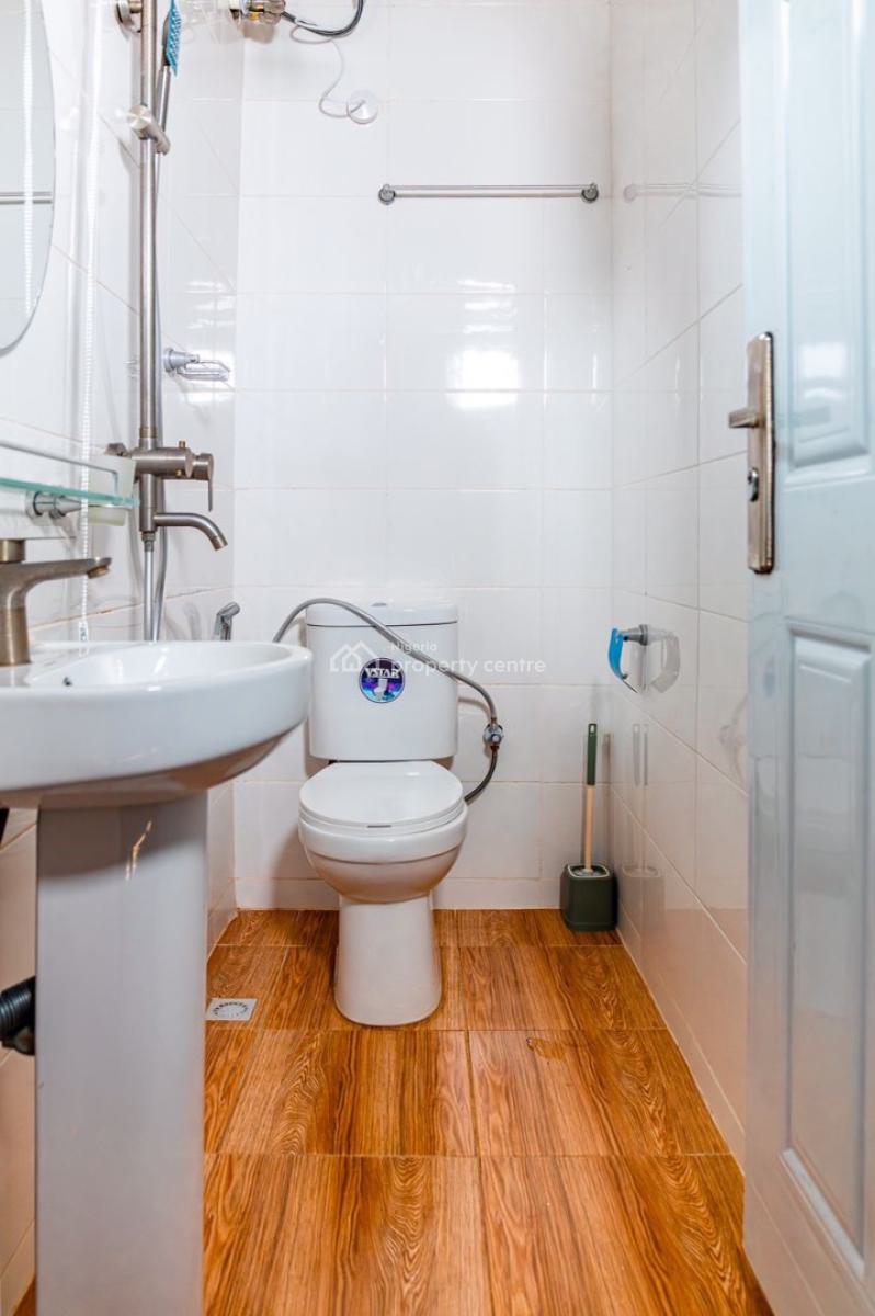 Luxury 3 Bedroom Apartment with Dining Set, Ps5 and Snooker, Salem Ikate, Lekki, Lagos, Flat / Apartment Short Let