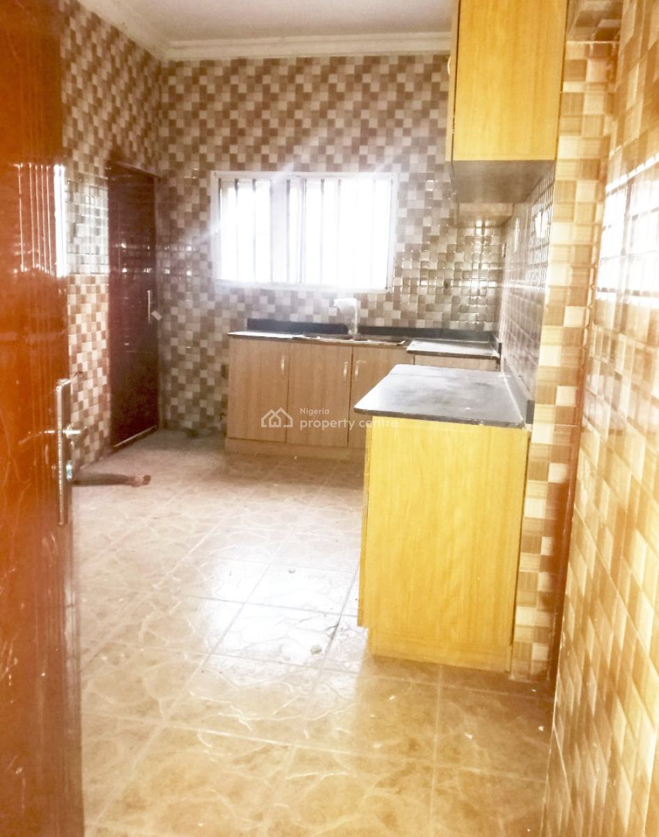 Nice and Standard Spacious 3 Bedroom Flat, Before Chevron Traffic Light, Lekki Expressway, Lekki, Lagos, Flat / Apartment for Rent