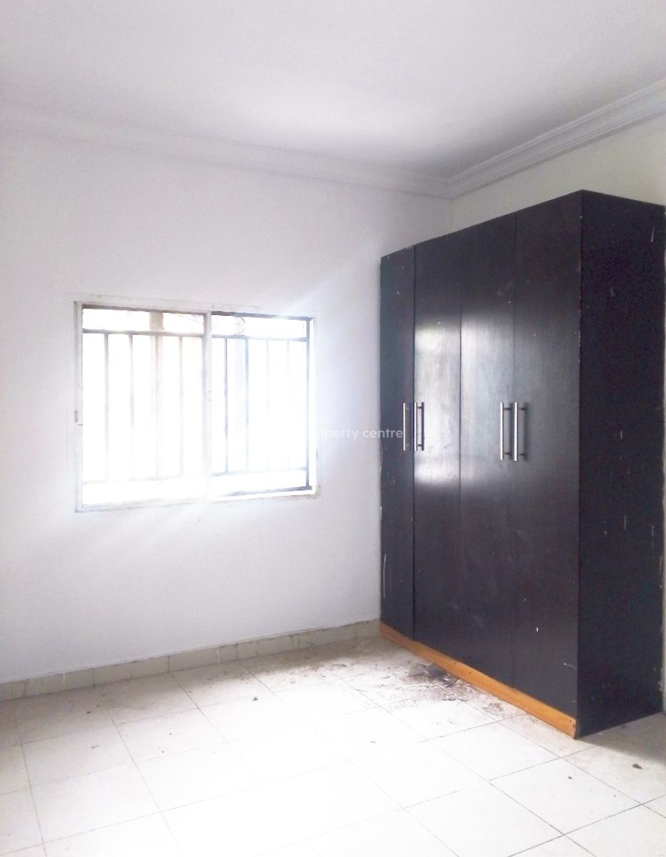 Nice and Standard Spacious 3 Bedroom Flat, Before Chevron Traffic Light, Lekki Expressway, Lekki, Lagos, Flat / Apartment for Rent