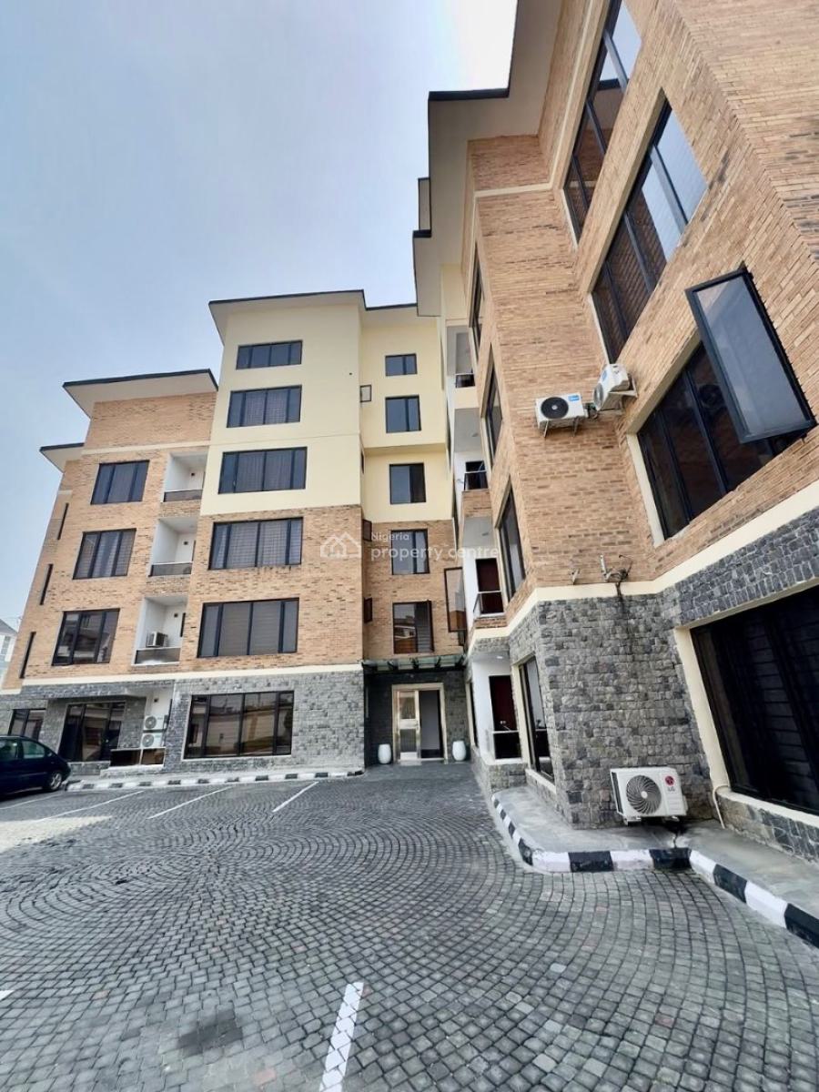 Spacious and Luxurious with a B Q, Lekki Phase 1, Lekki, Lagos, Flat / Apartment for Rent