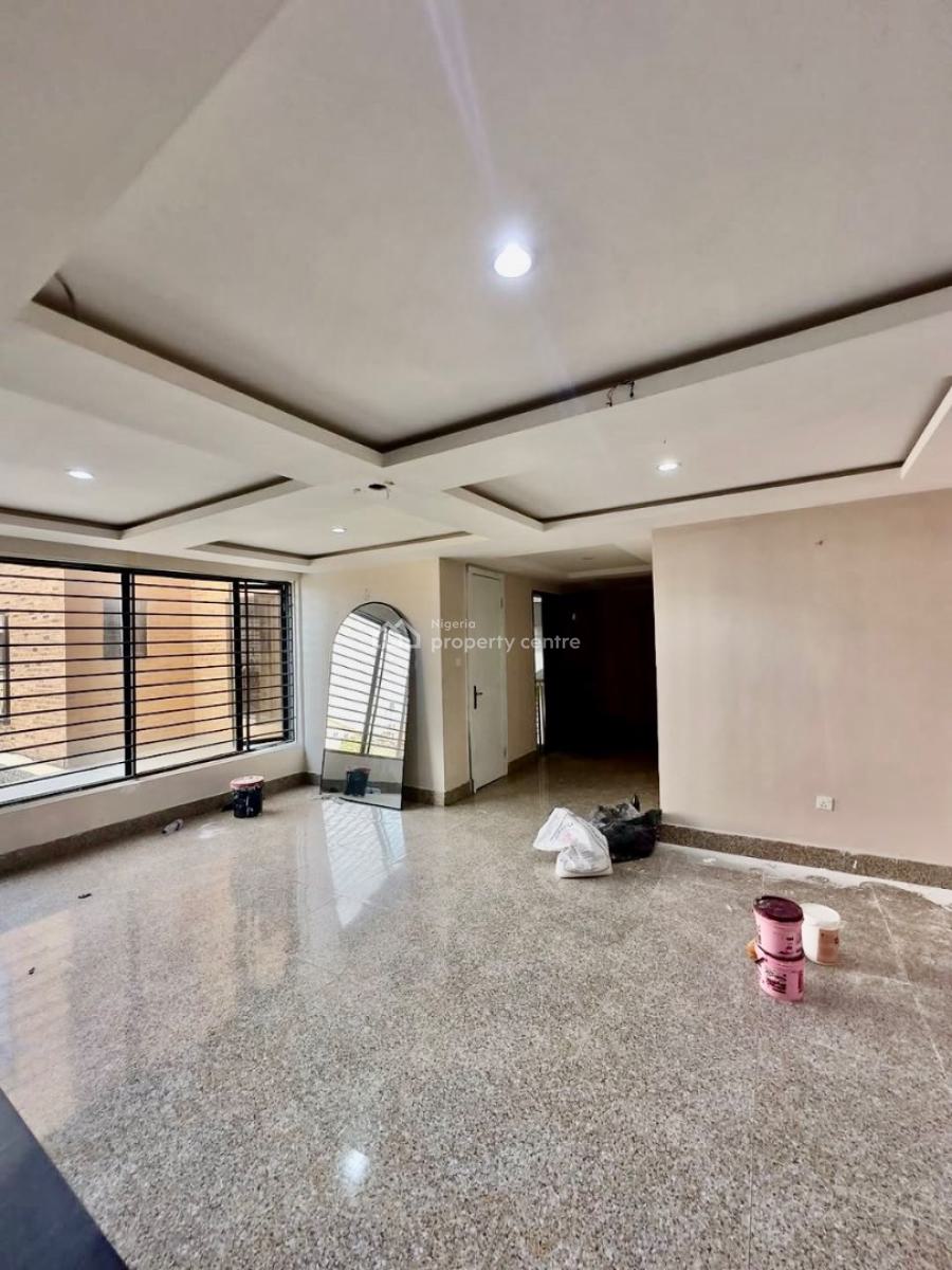 Spacious and Luxurious with a B Q, Lekki Phase 1, Lekki, Lagos, Flat / Apartment for Rent
