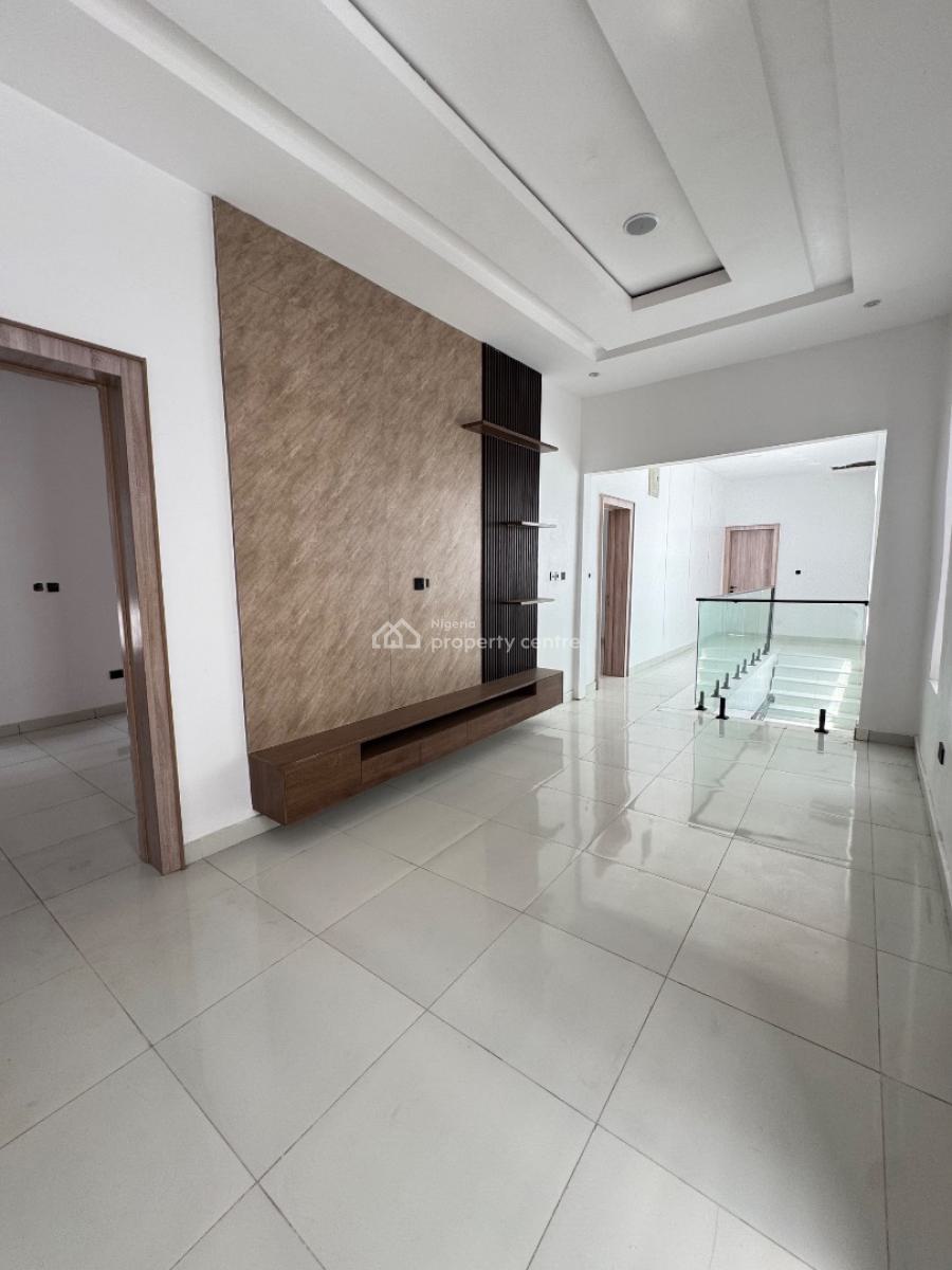 Very Spacious 5 Bedroom House  Pool, Vgc, Lekki, Lagos, Detached Duplex for Sale