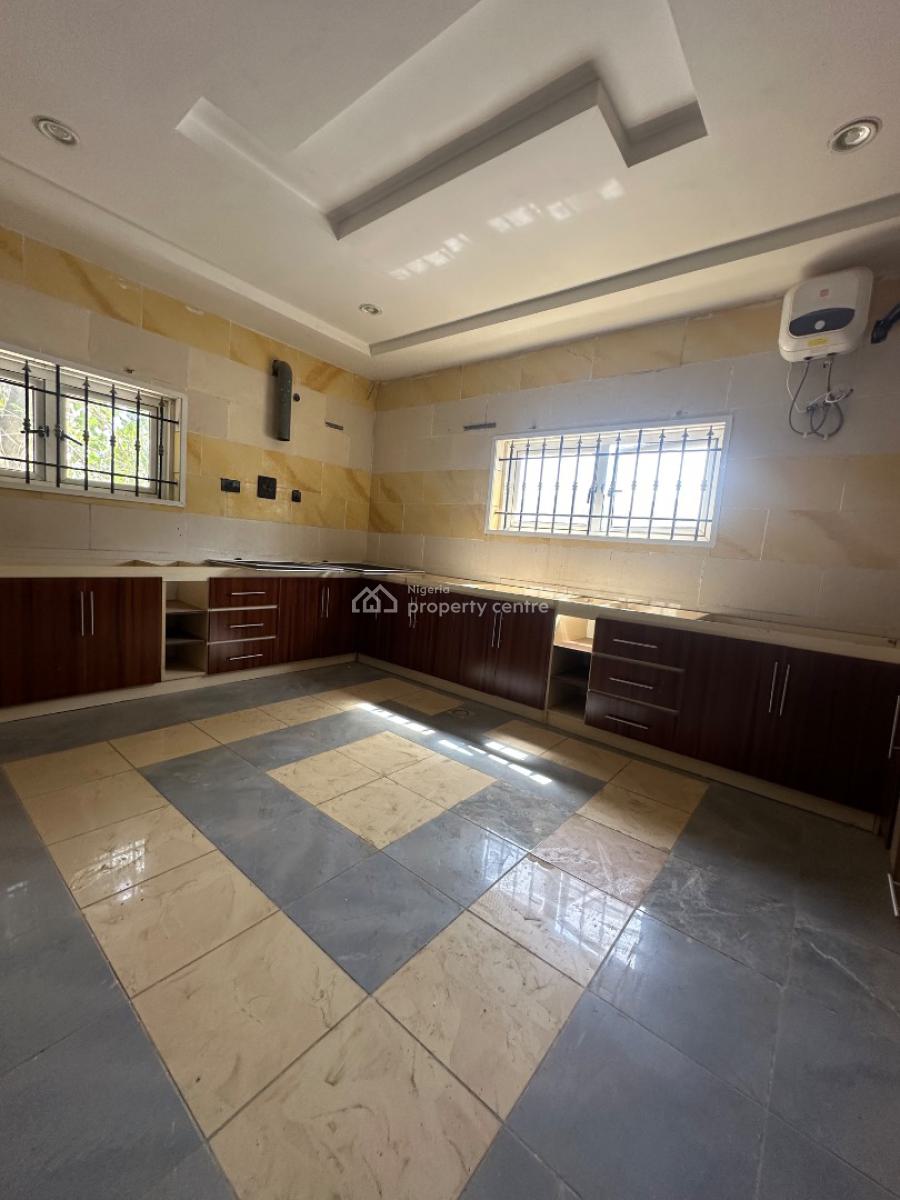 Luxury 6 Bedroom Duplex, Guzape District, Abuja, House for Sale