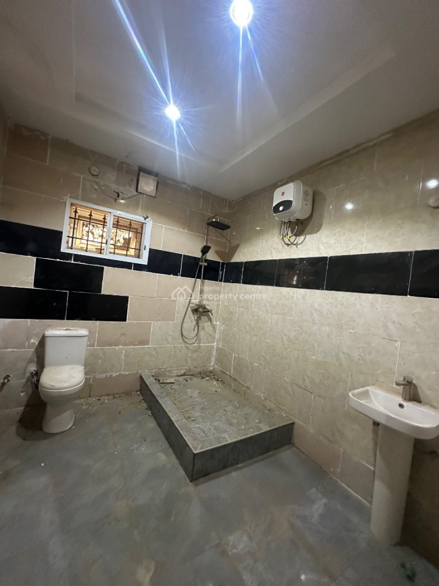 Luxury 6 Bedroom Duplex, Guzape District, Abuja, House for Sale