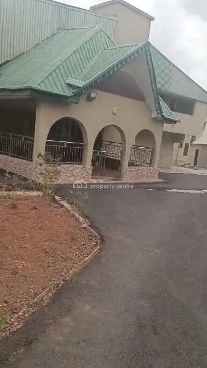 a 9876sqm Land of Units of Tenanted Apartments, Independence Estate, New Bodija, Ibadan, Oyo, Block of Flats for Sale