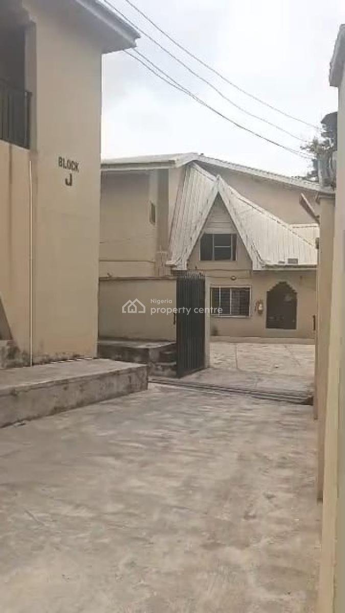 a 9876sqm Land of Units of Tenanted Apartments, Independence Estate, New Bodija, Ibadan, Oyo, Block of Flats for Sale