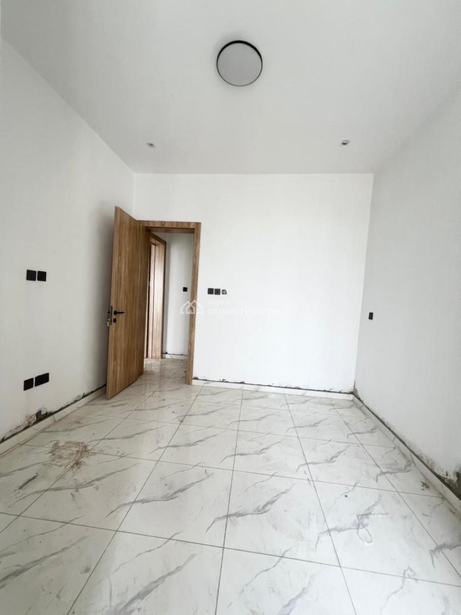 Exquisite 2bedroom Apartment with Swimming Pool in a Secure Estate, New Road, Lekki, Lagos, Flat / Apartment for Sale