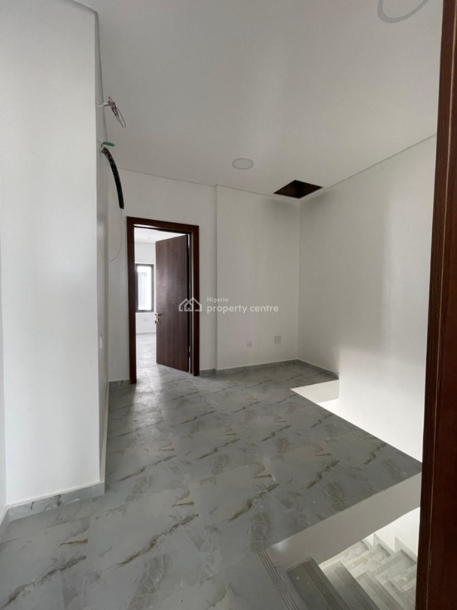 Spacious  4 Bedroom Semi Detached Duplex with Bq, Lekki Phase 1, Lekki, Lagos, Detached Duplex for Sale