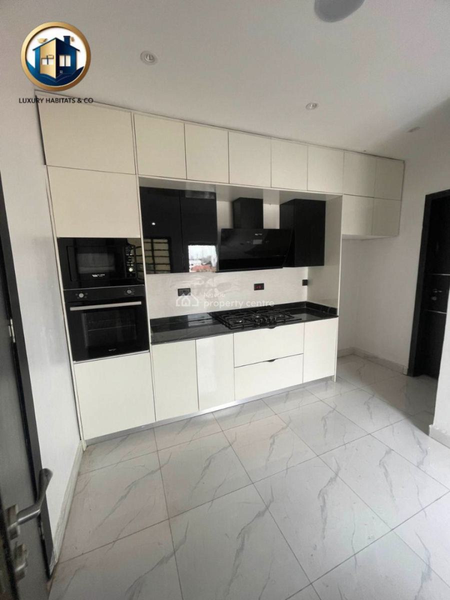 Fully Serviced 3 Bedroom Flat with a Room Bq, Lekki Phase 1, Lekki, Lagos, Flat / Apartment for Rent