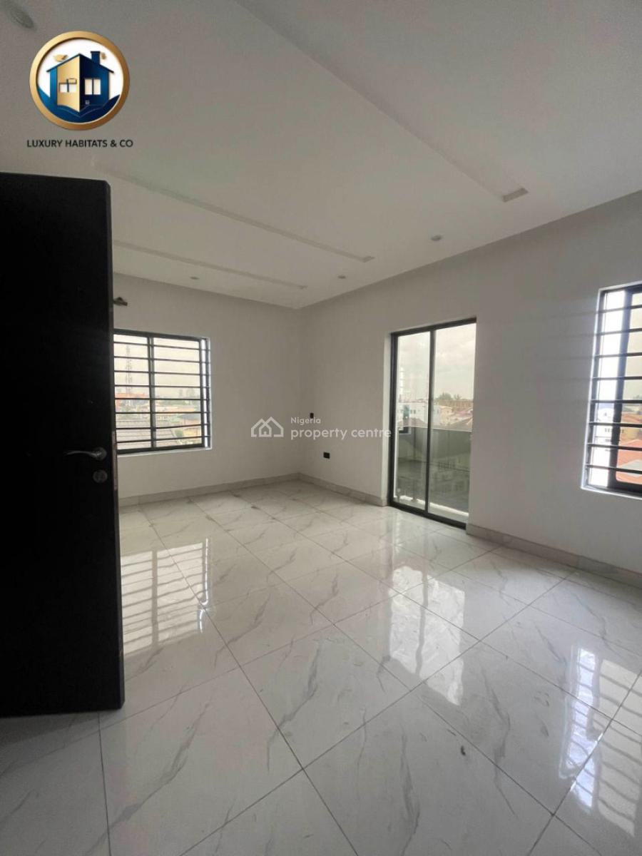 Fully Serviced 3 Bedroom Flat with a Room Bq, Lekki Phase 1, Lekki, Lagos, Flat / Apartment for Rent